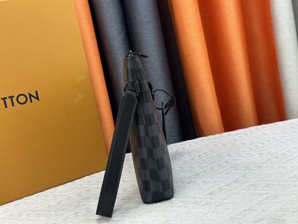 ルイヴィトンバッグ側面デザイン